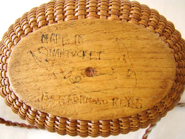 One of the finest and earliest signed Jose Reyes Nantucket Friendship basket in the 'cocktail' size circa 1947-1948 — image 4